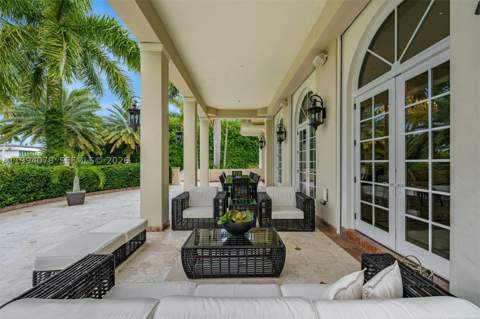 585 Arvida Pkwy, Coral Gables FL - photo 12 of 18