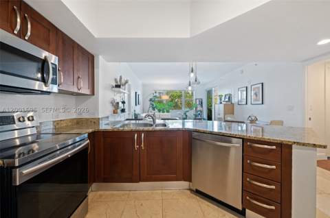 20000 E Country Club Dr 314, Aventura FL - photo 9 of 35