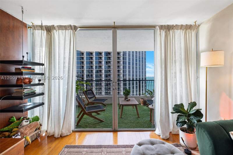 1 bedroom Condominium at 555 NE 15th St 26F, Venetia Condo, Miami — photo 4
