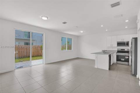 732 SE 13th Court 732, Homestead FL - photo 11 of 48