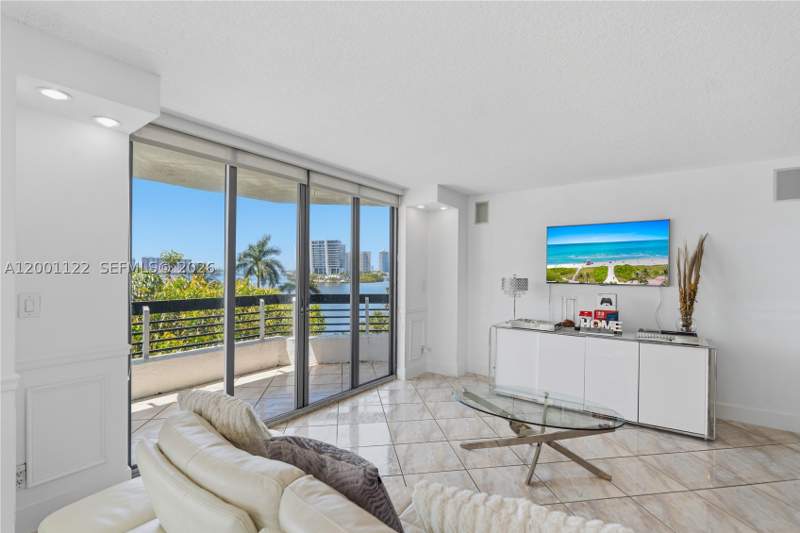 2 bedroom Condominium at 3600 Mystic Pointe Dr 513, Mystic Pointe Condo No On, Aventura — photo 4