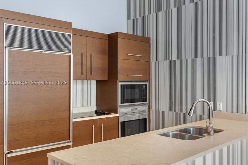1 bedroom Condominium at 475 Brickell Ave 2812, Iconbrickell Condo No 1, Miami — photo 3