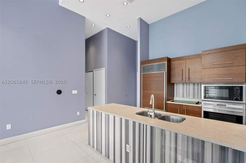 1 bedroom Condominium at 475 Brickell Ave 2812, Iconbrickell Condo No 1, Miami — photo 4