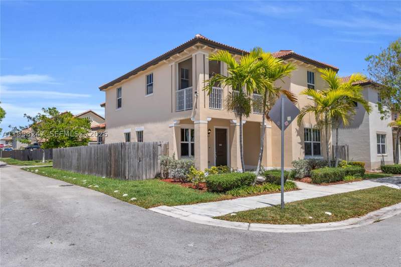5 bedroom SingleFamilyResidence at 11669 SW 247th St, Summerville Sub, Homestead — photo 3