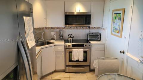 5601 Collins Ave 1110, Miami Beach FL - photo 10 of 17