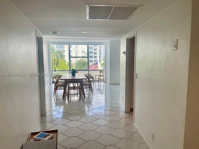1 bedroom Condominium at 900 Bay Dr 311, King Cole Condo, Miami Beach — photo 2