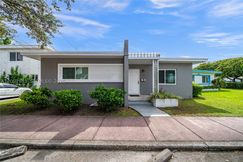 2 bedroom SingleFamilyResidence at 2010 Calais Dr, Isle Of Normandy Miami Vi, Miami Beach — photo 2