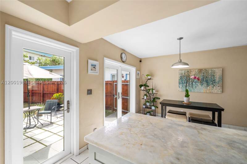 2 bedroom SingleFamilyResidence at 2010 Calais Dr, Isle Of Normandy Miami Vi, Miami Beach — photo 4
