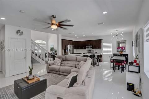 10231 SW 227th Ln, Cutler Bay FL - photo 13 of 72