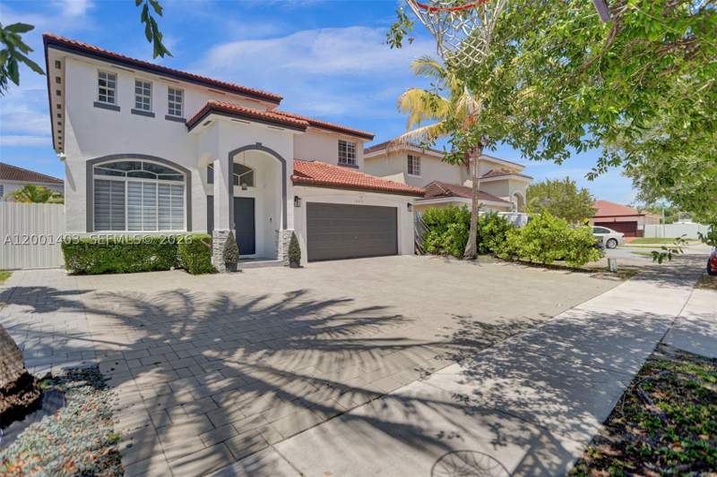 4 bedroom SingleFamilyResidence at 10231 SW 227th Ln, Herfa Sub, Cutler Bay — photo 2