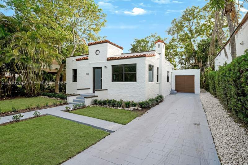 3 bedroom SingleFamilyResidence at 1230 Pizarro St, Coral Gables Granada Sec, Coral Gables — photo 2