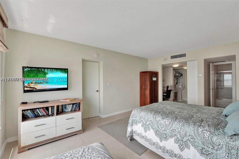 2 bedroom Condominium at 11111 Biscayne Blvd 18E, Jockey Club Condo, Miami — photo 3