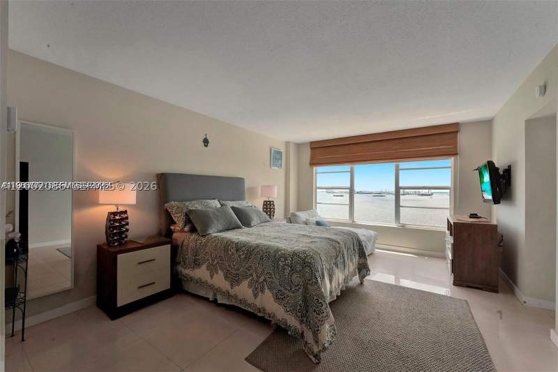 2 bedroom Condominium at 11111 Biscayne Blvd 18E, Jockey Club Condo, Miami — photo 4