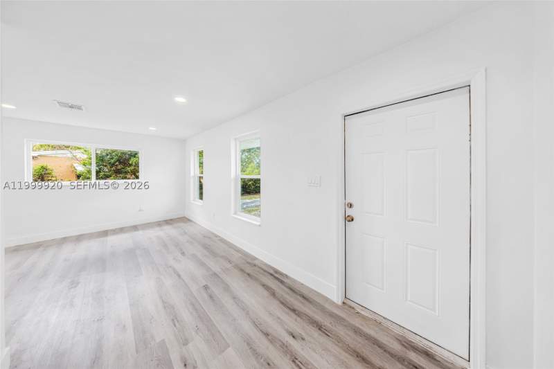3 bedroom SingleFamilyResidence at 1260 NW 188th St, Norwood 5th Addn Sec 3, Miami Gardens — photo 2