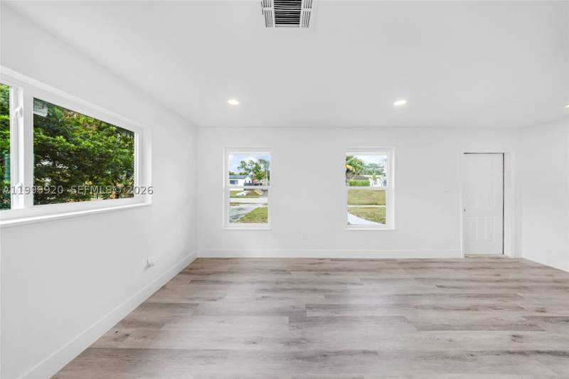 3 bedroom SingleFamilyResidence at 1260 NW 188th St, Norwood 5th Addn Sec 3, Miami Gardens — photo 5