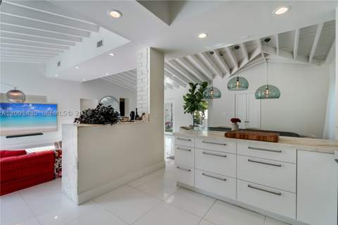 7501 W Adventure Ave, North Bay Village FL - photo 16 of 46
