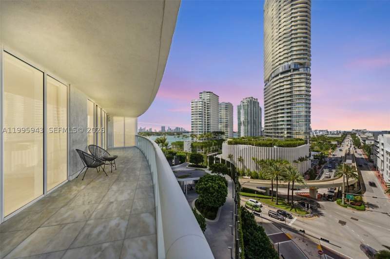 2 bedroom Condominium at 450 Alton Rd 910, Icon Condo, Miami Beach — photo 2