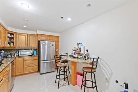 17600 N Bay Rd N701, Sunny Isles Beach FL - photo 15 of 32