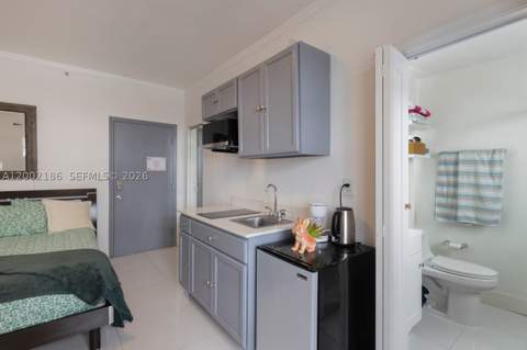 335 Ocean Dr 120, Miami Beach FL - photo 10 of 12