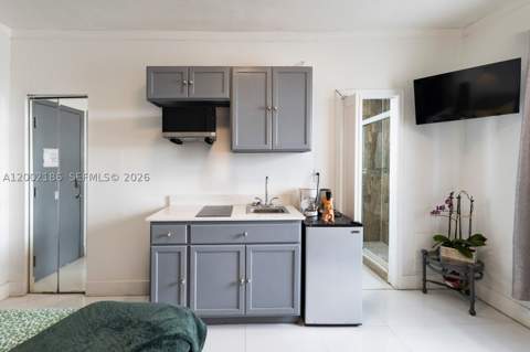 335 Ocean Dr 120, Miami Beach FL - photo 9 of 12