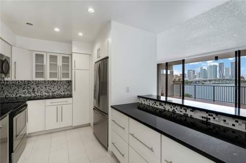 1000 Venetian Way 408, Miami FL - photo 19 of 33