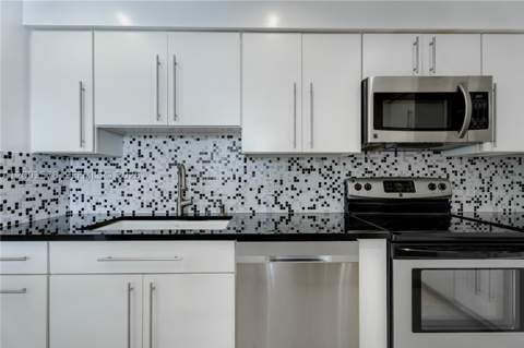 1000 Venetian Way 408, Miami FL - photo 6 of 33
