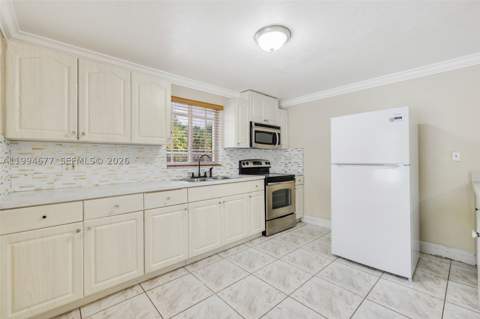 674 W 23rd St, Hialeah FL - photo 14 of 35
