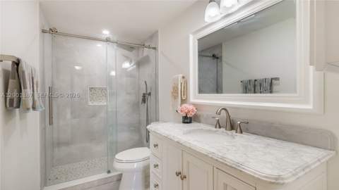 300 Bayview Dr 315, Sunny Isles Beach FL - photo 10 of 42
