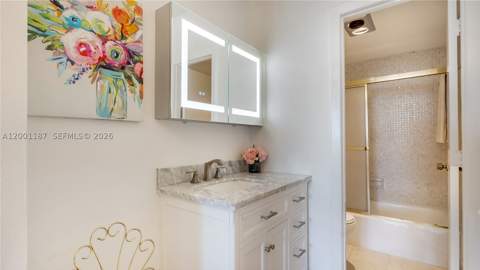300 Bayview Dr 315, Sunny Isles Beach FL - photo 13 of 42