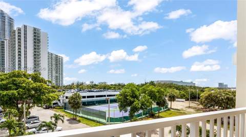 300 Bayview Dr 315, Sunny Isles Beach FL - photo 18 of 42