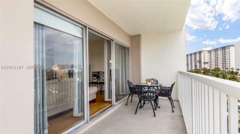 300 Bayview Dr 315, Sunny Isles Beach FL - photo 20 of 42