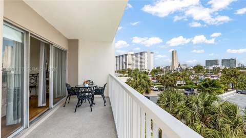300 Bayview Dr 315, Sunny Isles Beach FL - photo 21 of 42