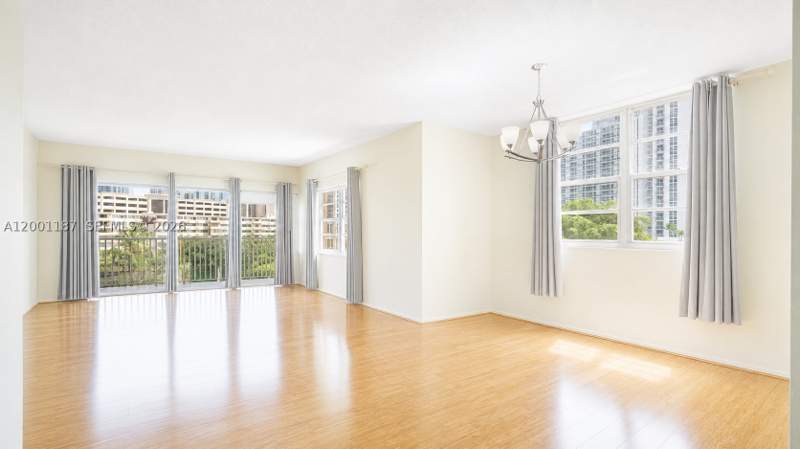 2 bedroom Condominium at 300 Bayview Dr 315, Arlen House Condo, Sunny Isles Beach — photo 3