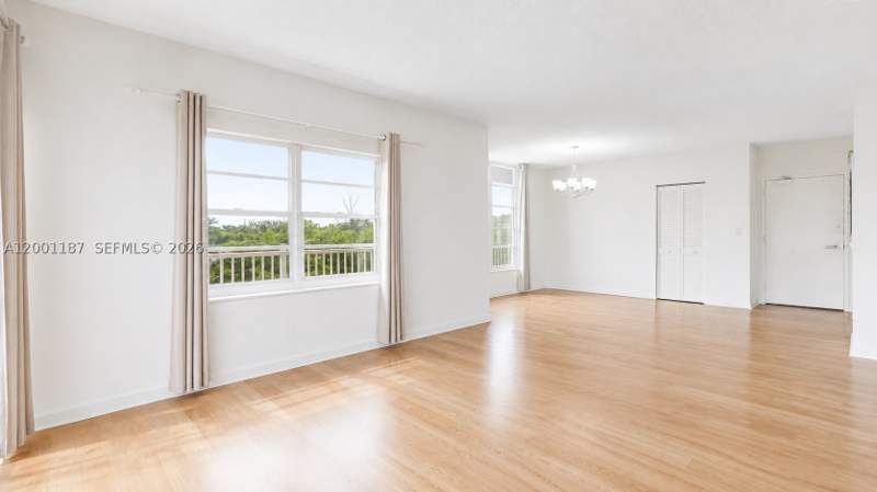 2 bedroom Condominium at 300 Bayview Dr 315, Arlen House Condo, Sunny Isles Beach — photo 4
