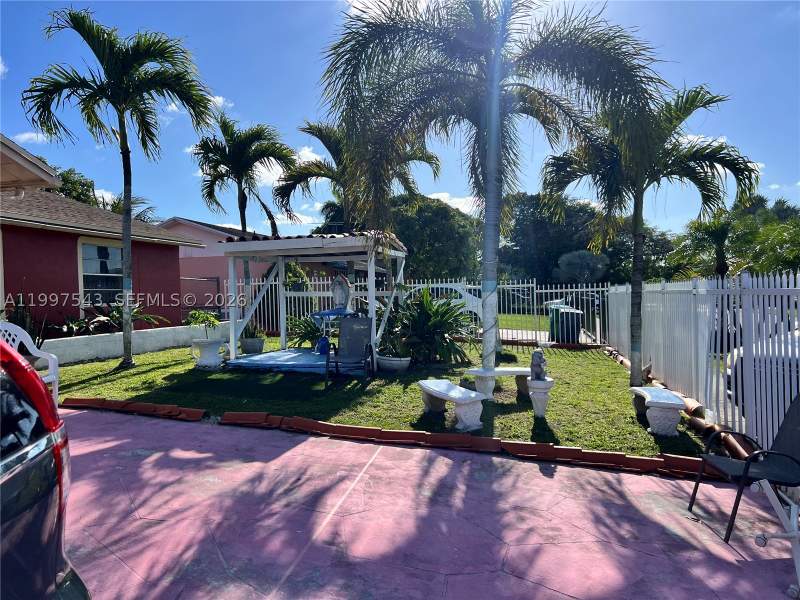 5 bedroom SingleFamilyResidence at 13256 SW 265th Terr, Meadow Wood Manor Sec 7, Homestead — photo 2