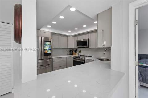 16546 NE 26th Ave 3J, North Miami Beach FL - photo 11 of 29