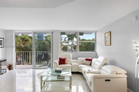 16546 NE 26th Ave 3J, North Miami Beach FL - photo 23 of 29