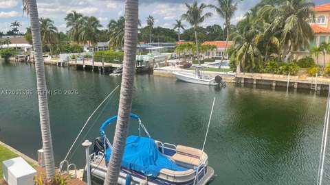 2225 NE 123rd St 204, North Miami FL - photo 6 of 8