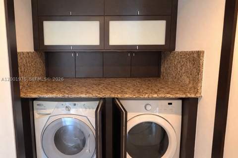 848 Brickell Key Dr 905, Miami FL - photo 13 of 28