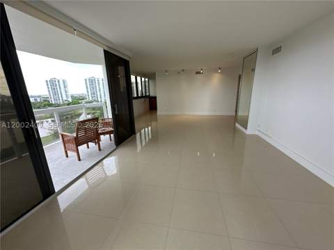20185 E Country Club Dr 1105, Aventura FL - photo 12 of 58