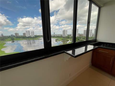 20185 E Country Club Dr 1105, Aventura FL - photo 15 of 58