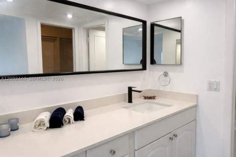 77 Crandon Blvd 3C, Key Biscayne FL - photo 22 of 29