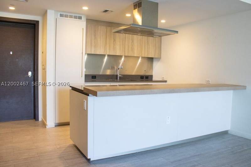 1 bedroom Condominium at 1000 Brickell Plz 1906, Brickell Flatiron Condo, Miami — photo 2