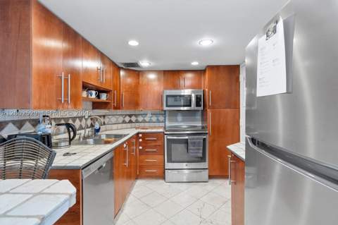 300 Bayview Dr 1503, Sunny Isles Beach FL - photo 14 of 38