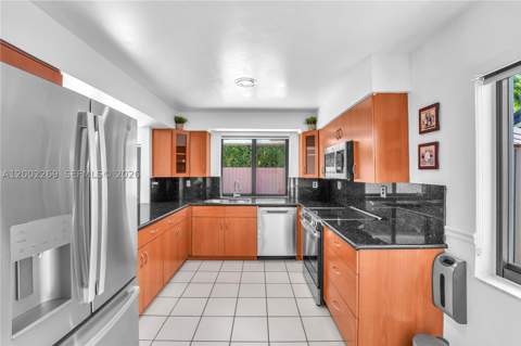 10615 SW 129th Ct, Miami FL - photo 12 of 37