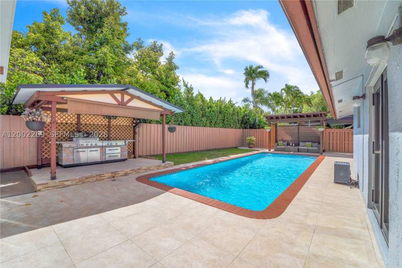 4 bedroom SingleFamilyResidence at 10615 SW 129th Ct, Calusa Forest, Miami — photo 2