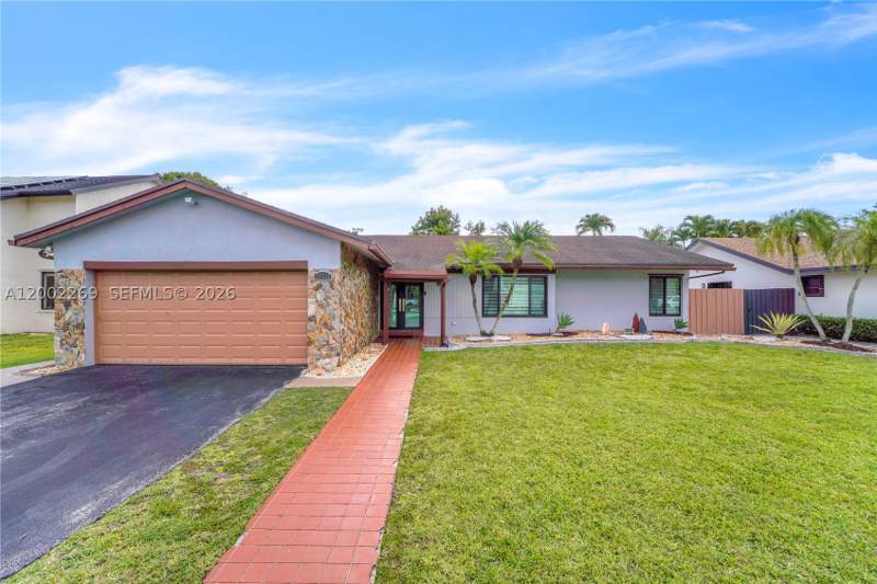 4 bedroom SingleFamilyResidence at 10615 SW 129th Ct, Calusa Forest, Miami — photo 4