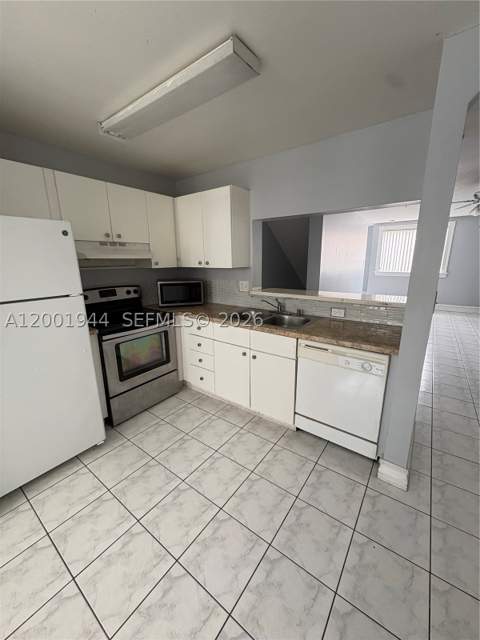 12035 SW 14th St 105, Miami FL - photo 11 of 29