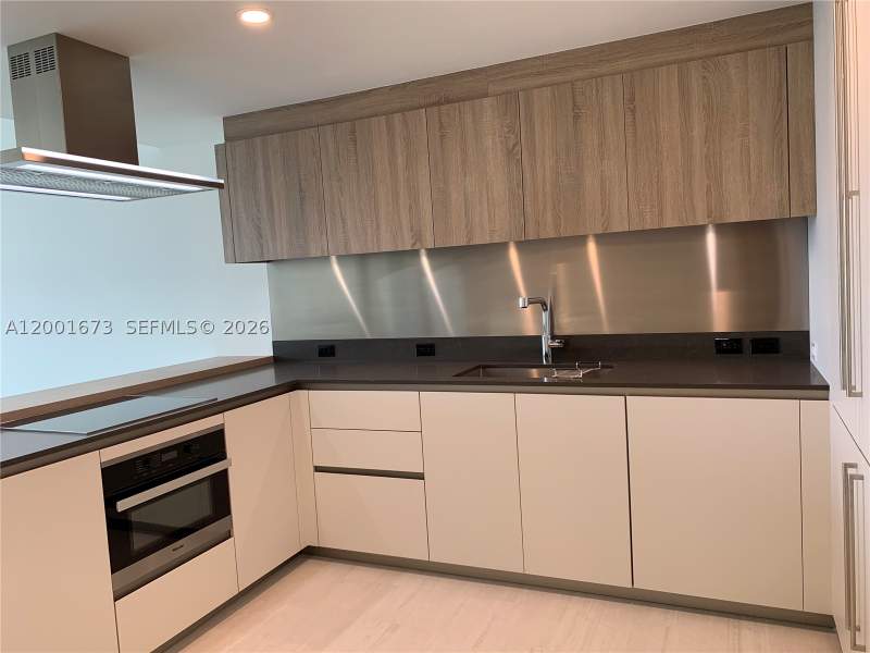 1 bedroom Condominium at 1000 Brickell Plz 3904, Brickell Flatiron Condo, Miami — photo 4