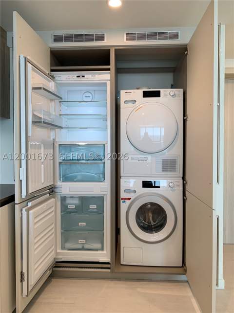 1000 Brickell Plz 3904, Miami FL - photo 6 of 51